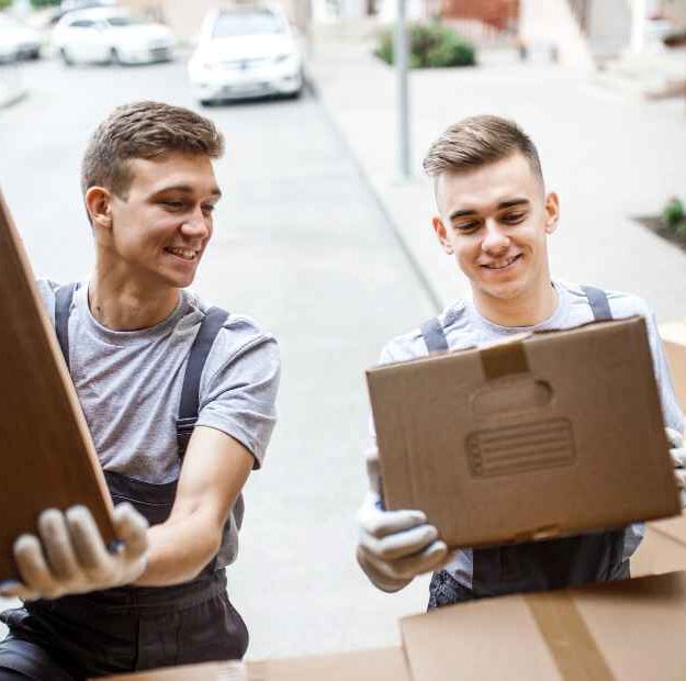 A Complete Guide to Packing Fragile Items Safely for Your Next Home Move